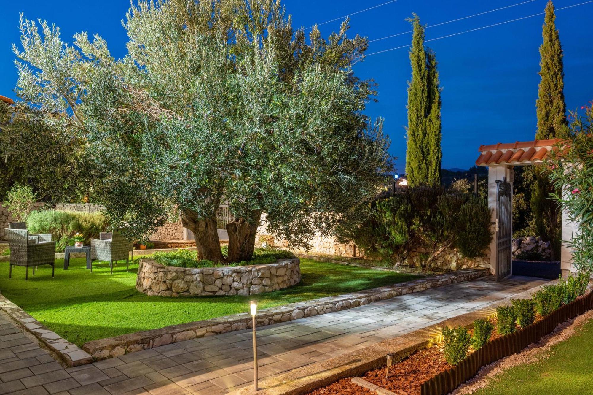 Family House Sonja Villa Sevid Exterior photo